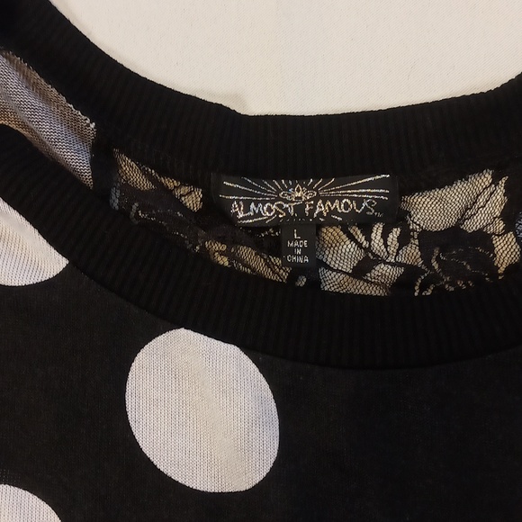 Woman's size large sweater - Picture 5 of 5